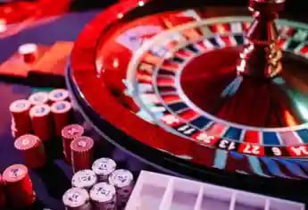 Privacy and account awareness section near Texas Holdem Guide on bet 444 apk